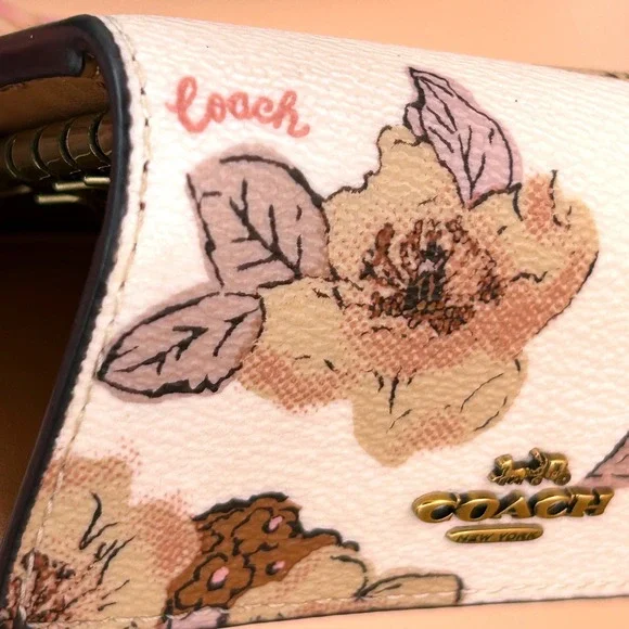 Coach Floral Print 6 Ring Key Case B4/Chalk Crossgrain Leather - Picture 3 of 14